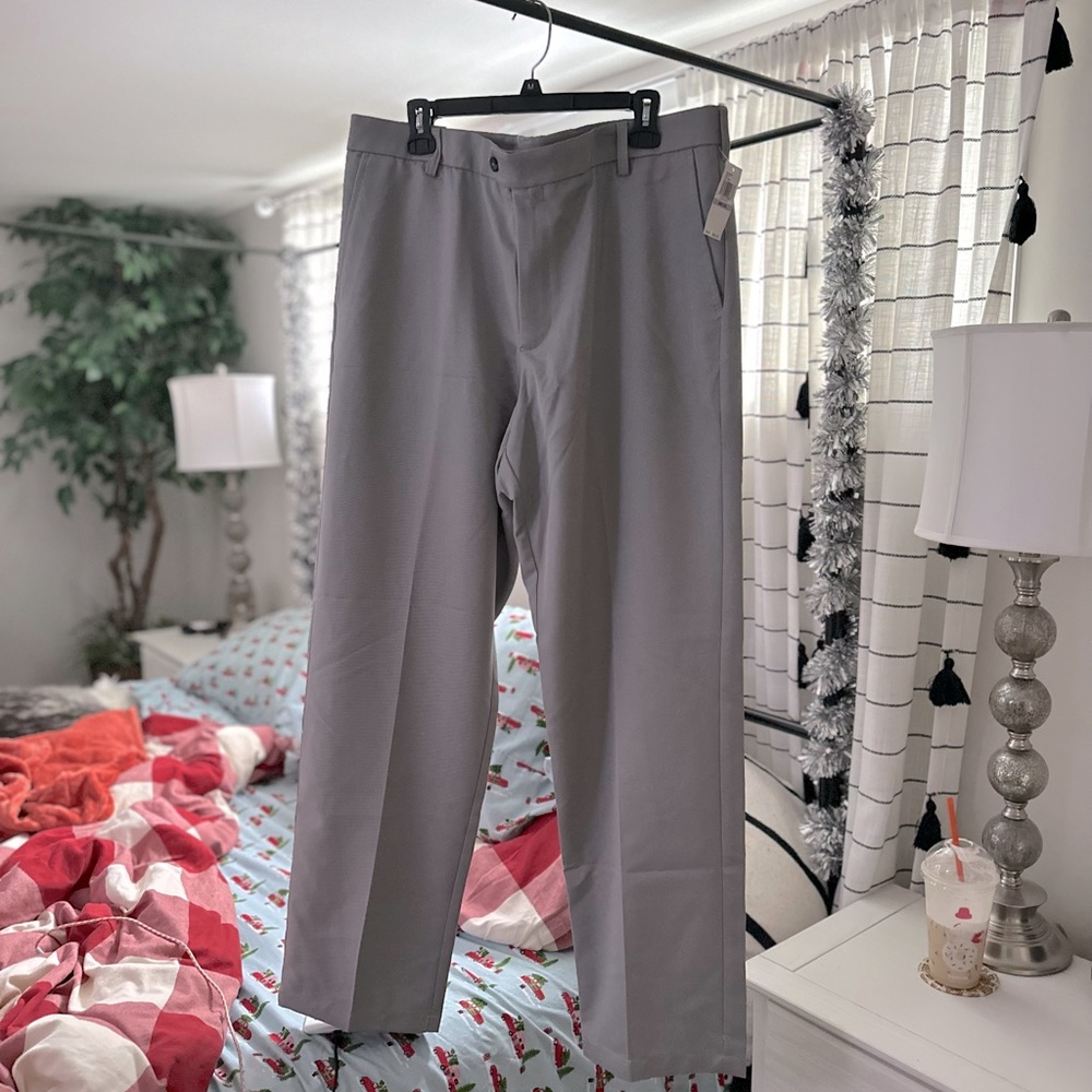 38 x 32 Izod Golf pants NEW WITH TAGS